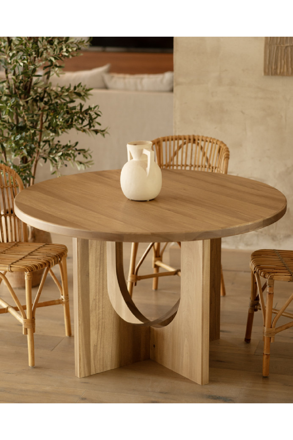 Varnished Poplar Round Dining Table | Decowood Lua | Oroa.com
