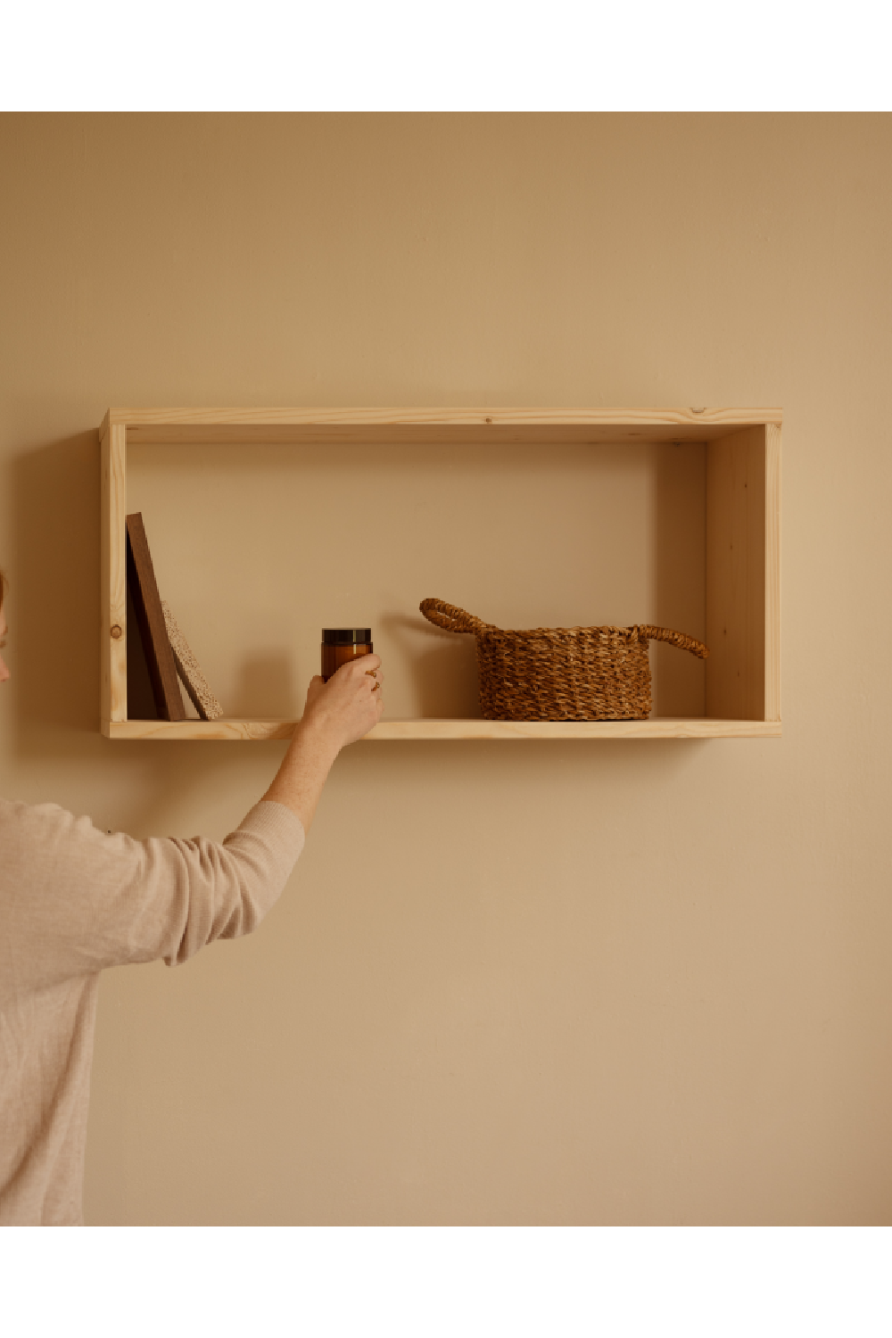 Minimalist Wooden Side Shelf | Decowood Saura | OROA.com