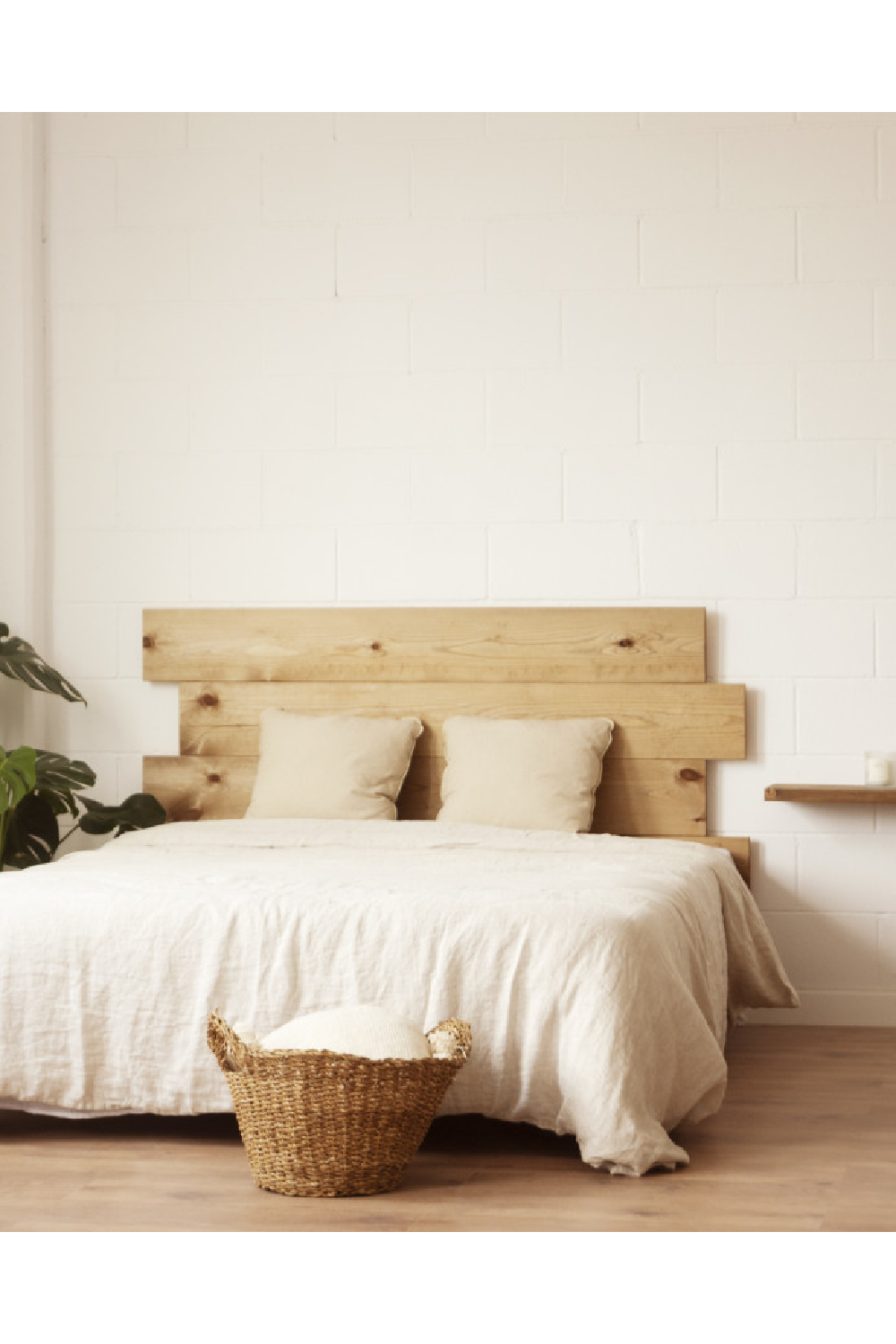 Solid Pine Floating Shelf Nightstand | Decowood Hak | Oroa.com