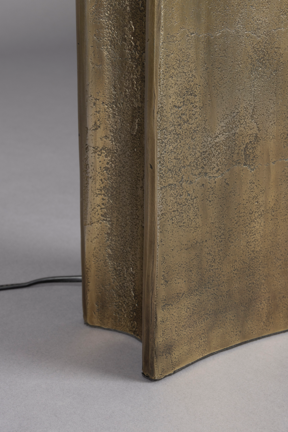 Cream Linen Table Lamp | Dutchbone Rico | OROA.com