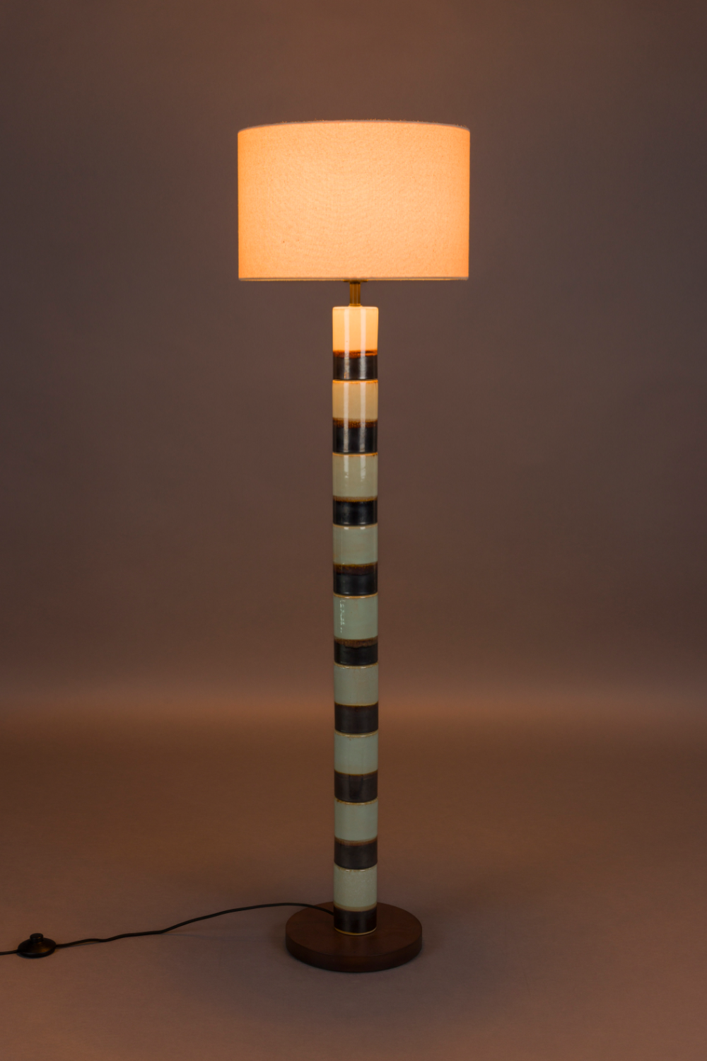 Cotton Shade Floor Lamp | Dutchbone Vertigo | OROA.com