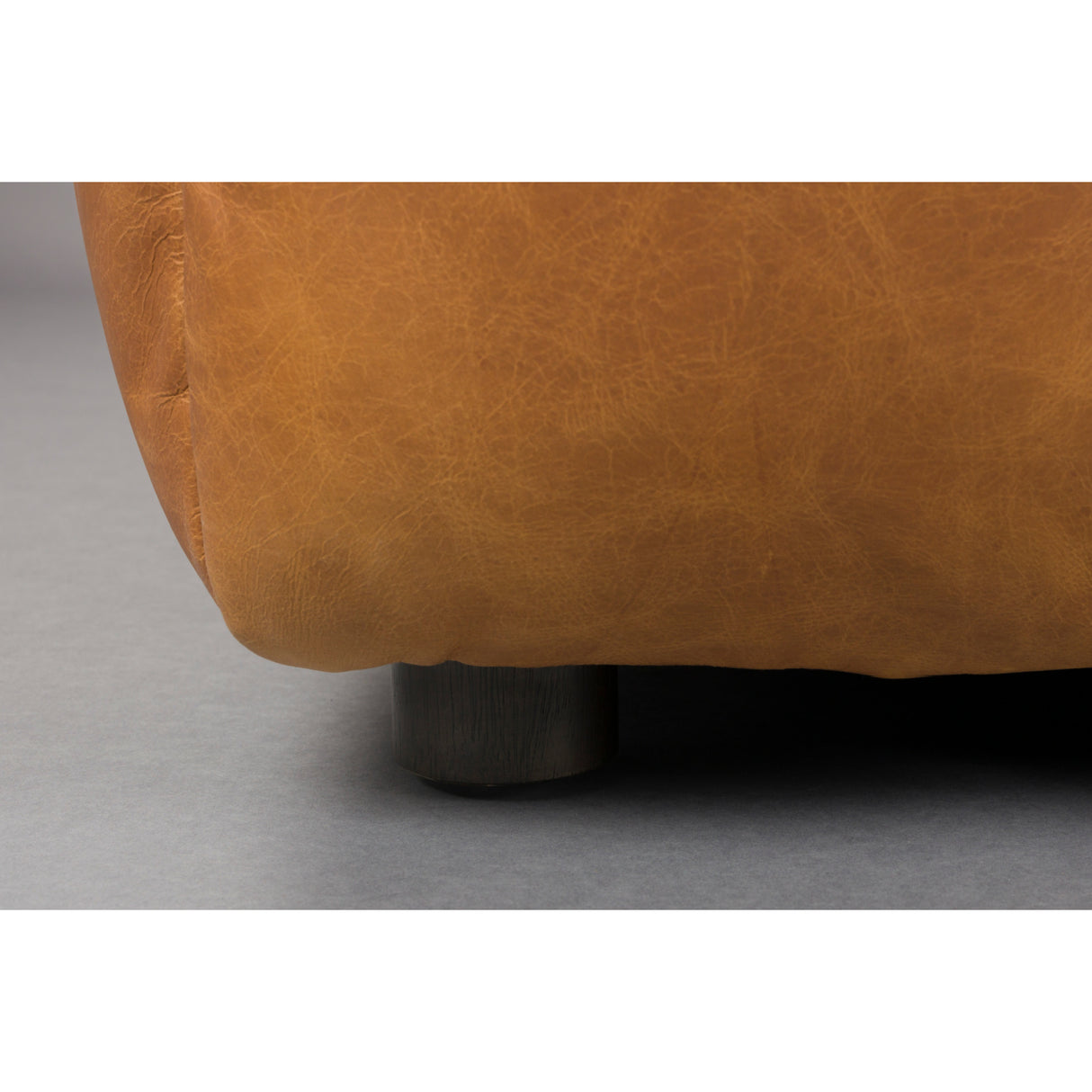 Tufted Leather Ottoman | Oroa.com