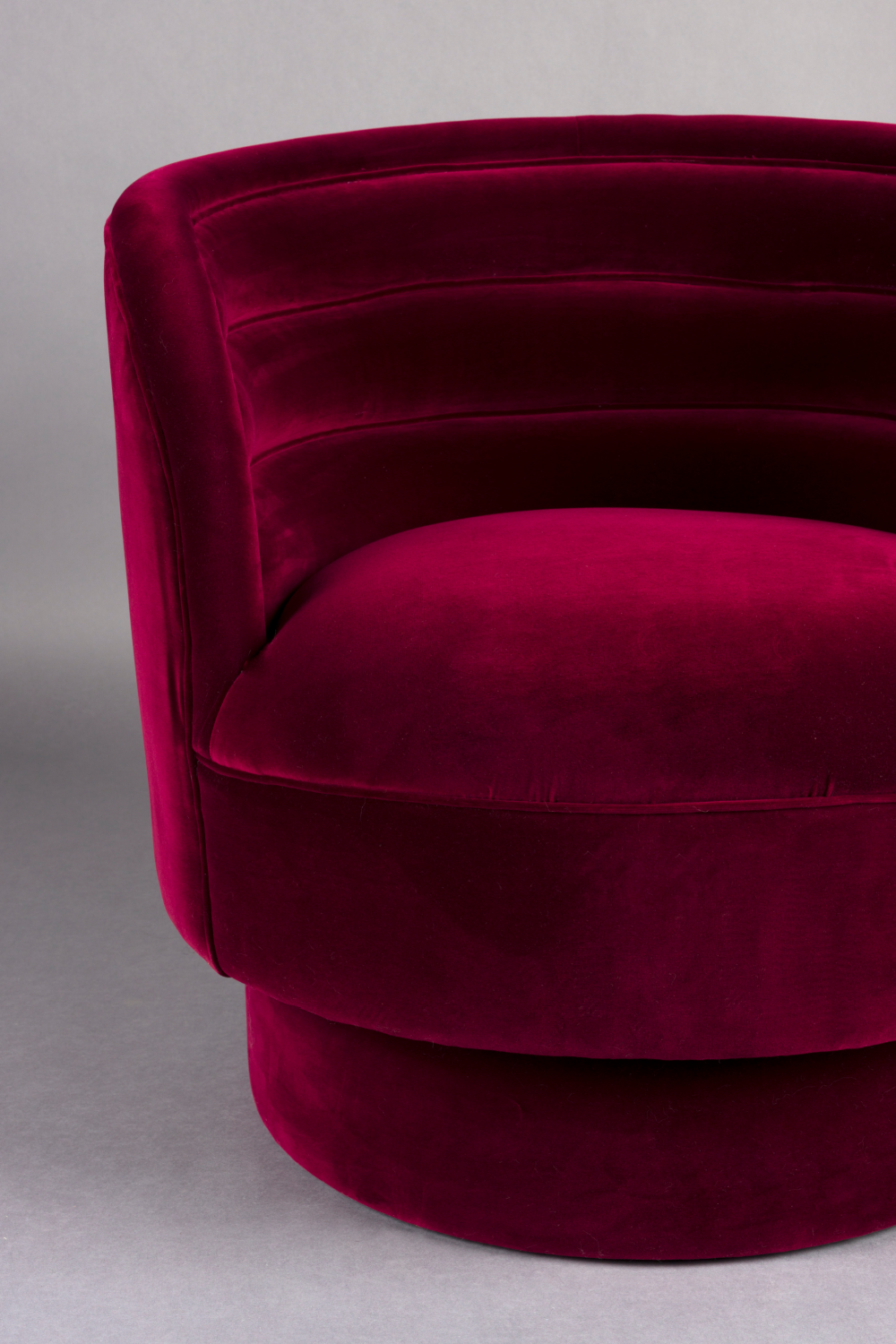 Red Velvet Swivel Lounge Chair | Oroa.com