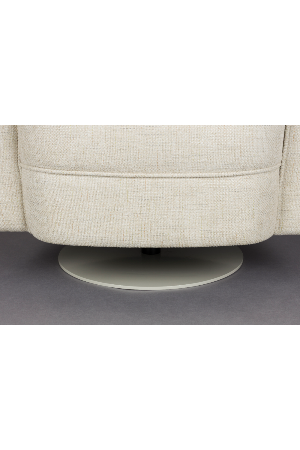 Curved Swivel Lounge Chair | Dutchbone Flower | Oroa.com