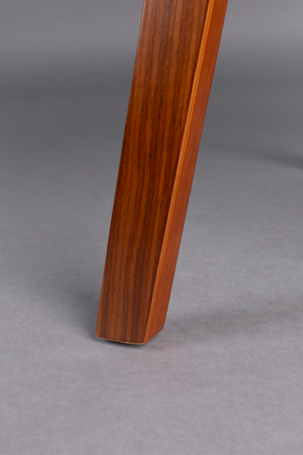 50s Inspired Padded Dining Chair | Dutchbone Blackwood | Oroa.com