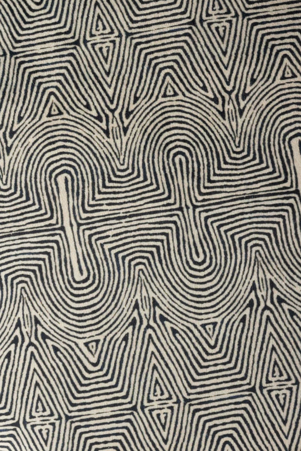 Graphic Print Stool | Dutchbone Fragment | OROA.com