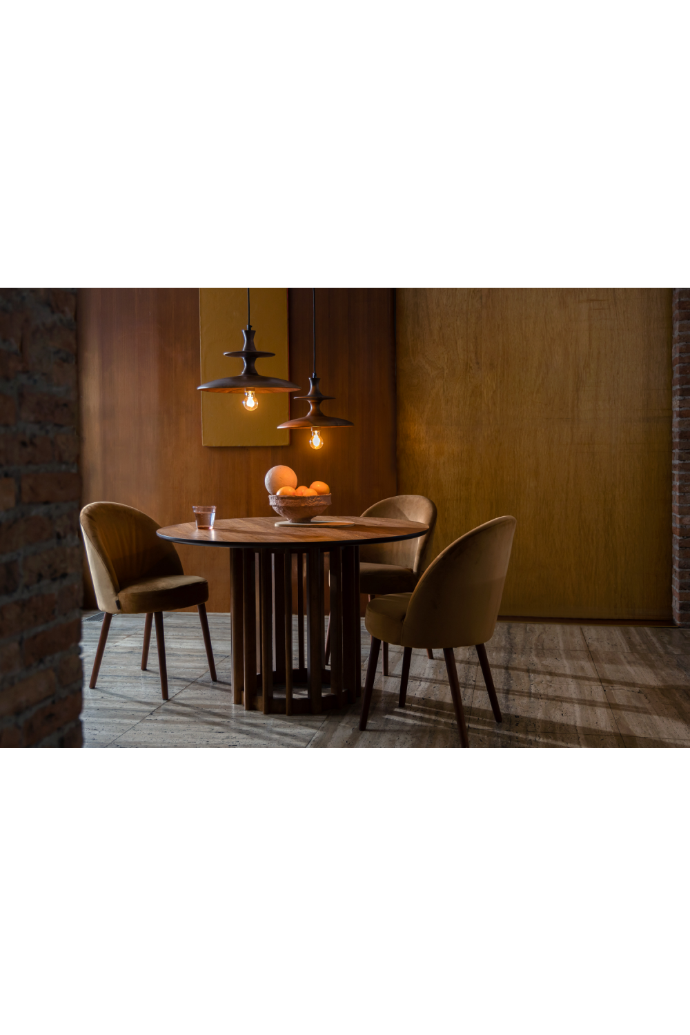 Round Oak Modern Dining Table | Dutchbone Barlet | OROA.com