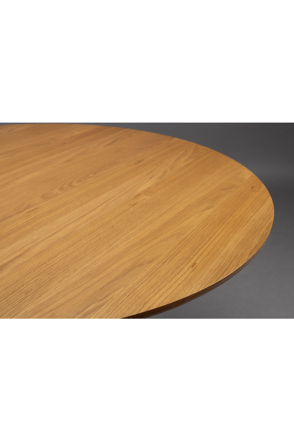 Round Oak Modern Dining Table | Dutchbone Barlet | OROA.com
