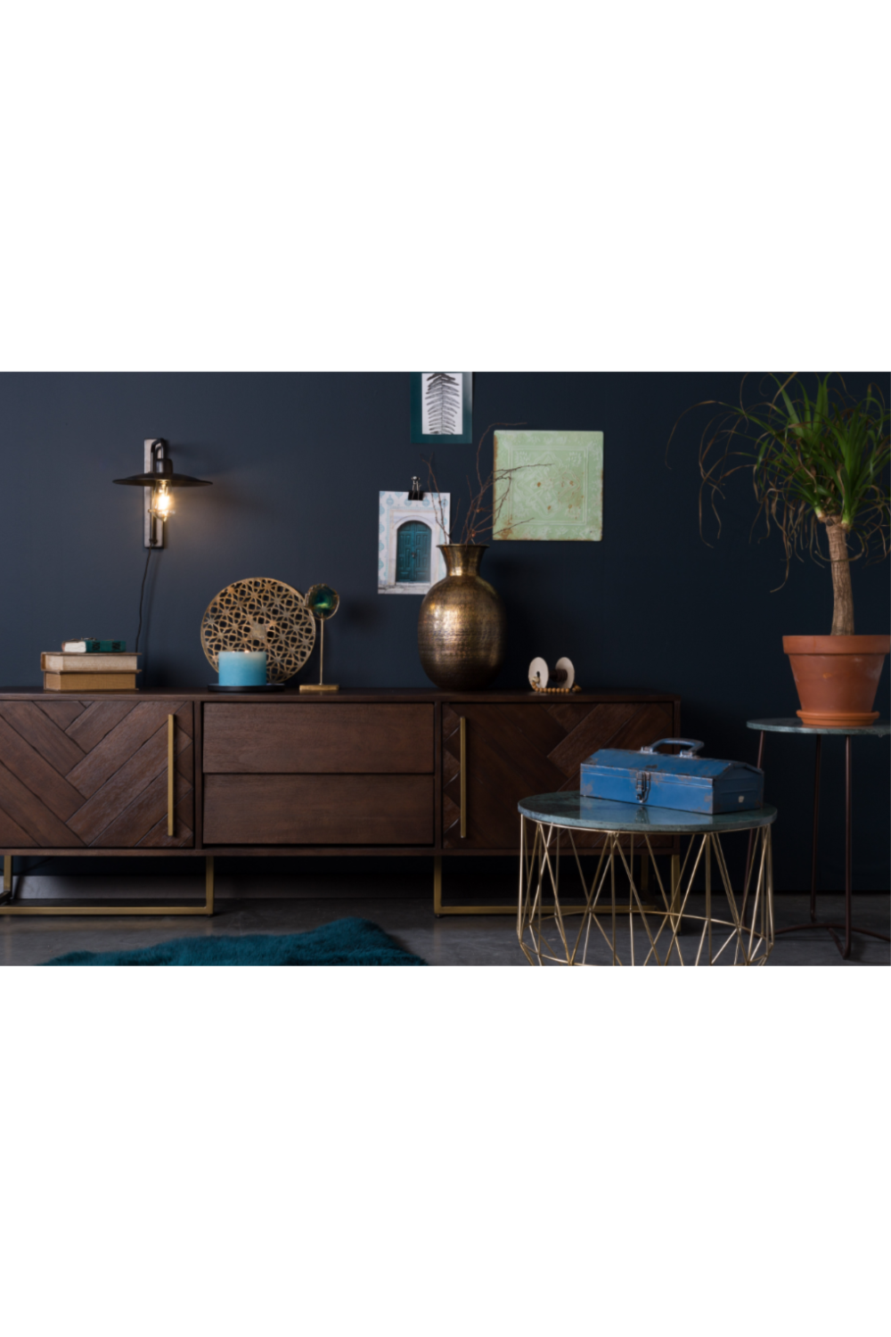 Geometric Wire Base End Table | Dutchbone Boss | Oroatrade.com