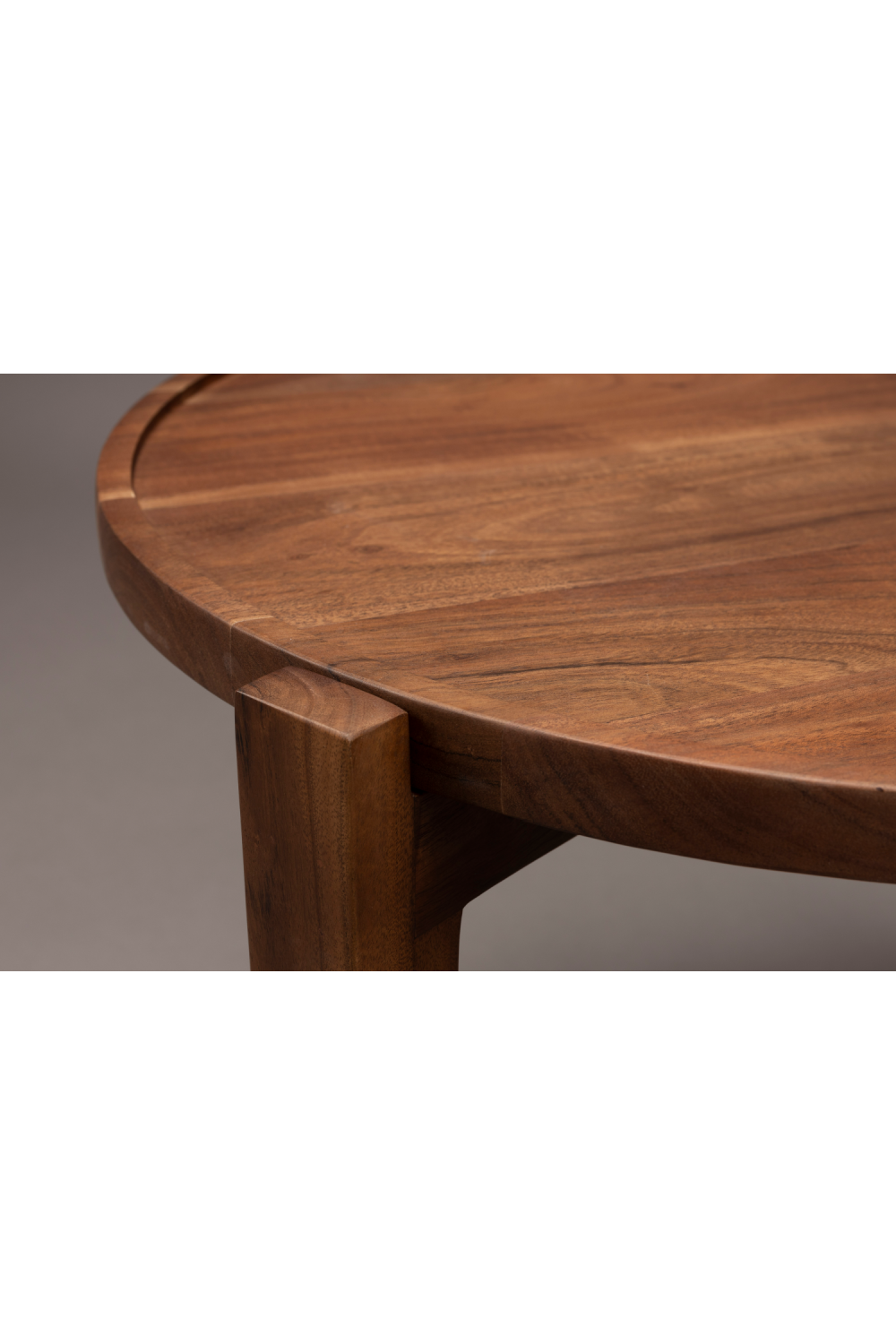 Acacia Round Coffee Table | Dutchbone Shane | OROA.com