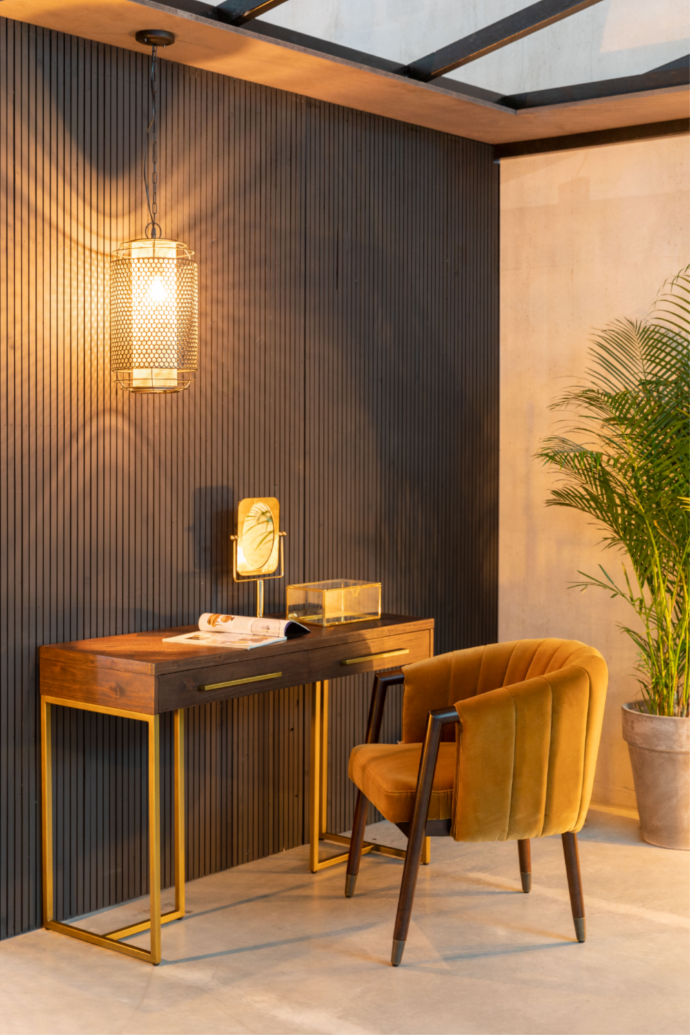 Acacia Wood Console Table | Dutchbone Class | DutchFurniture.com