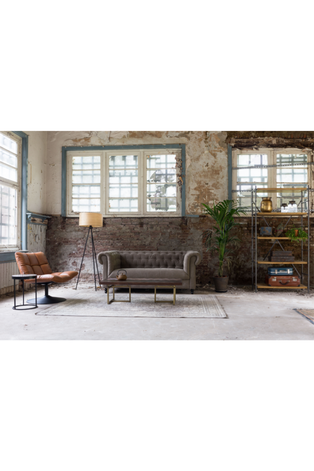 Brown Pedestal Accent Chair | Dutchbone Bar | OROA.com