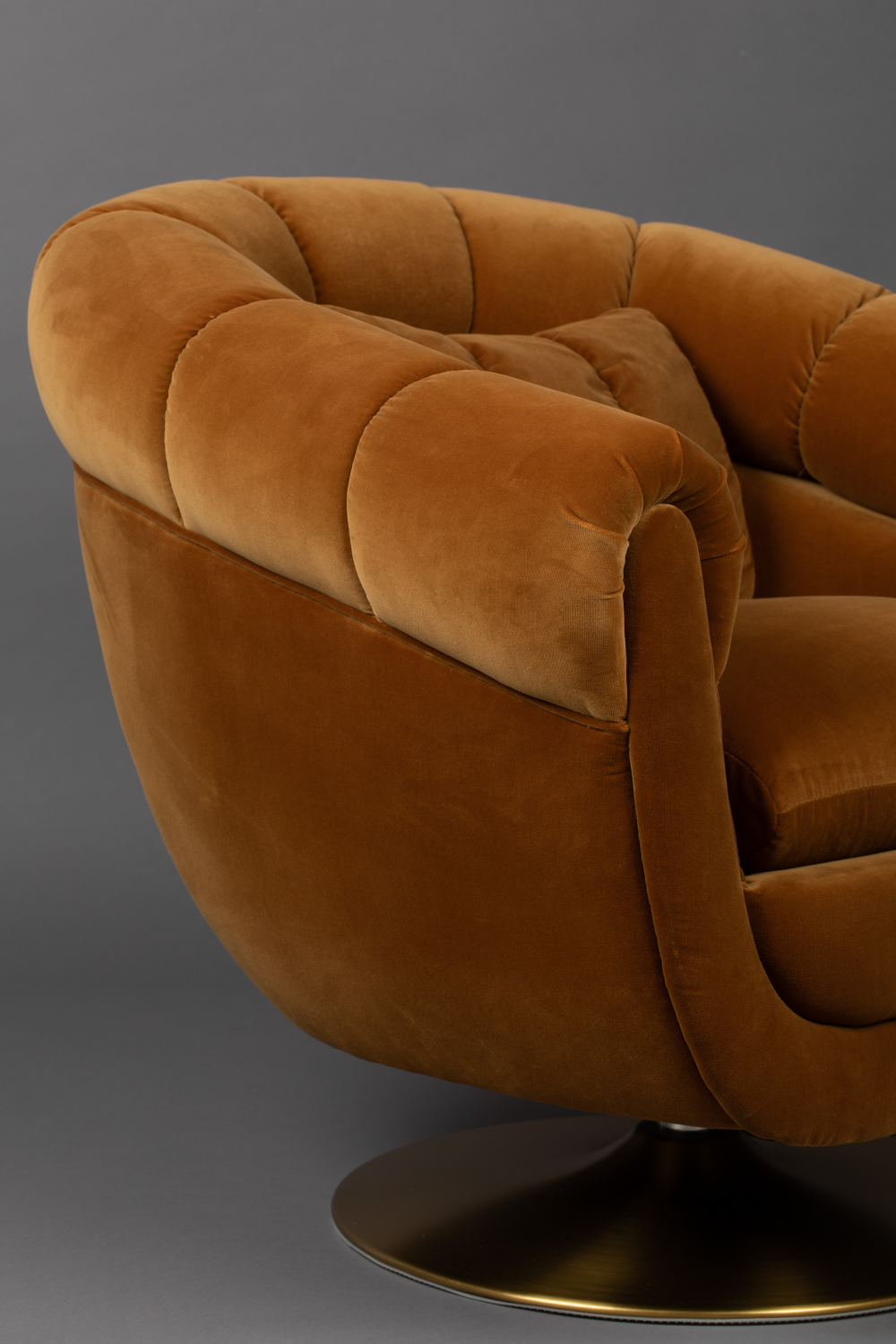 Camel Swivel Lounge Chair | Dutchbone Member | Oroa.com