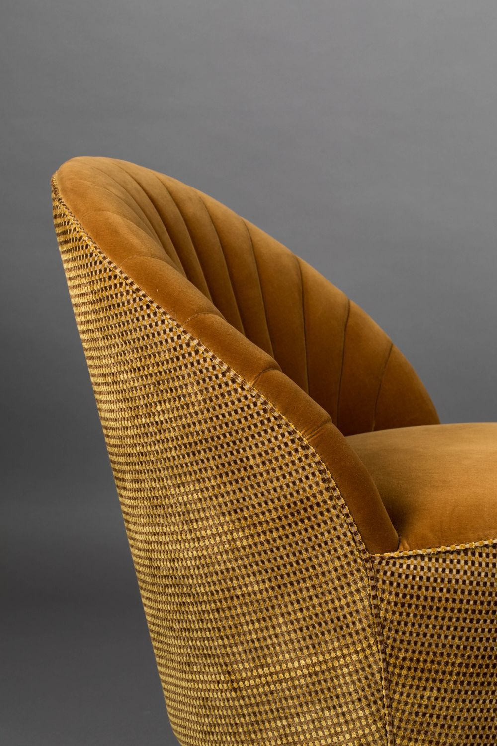 Brown Scallop Accent Chair | Dutchbone Madison | OROA.com