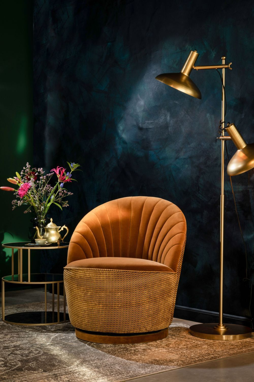 Brown Scallop Accent Chair | Dutchbone Madison | OROA.com