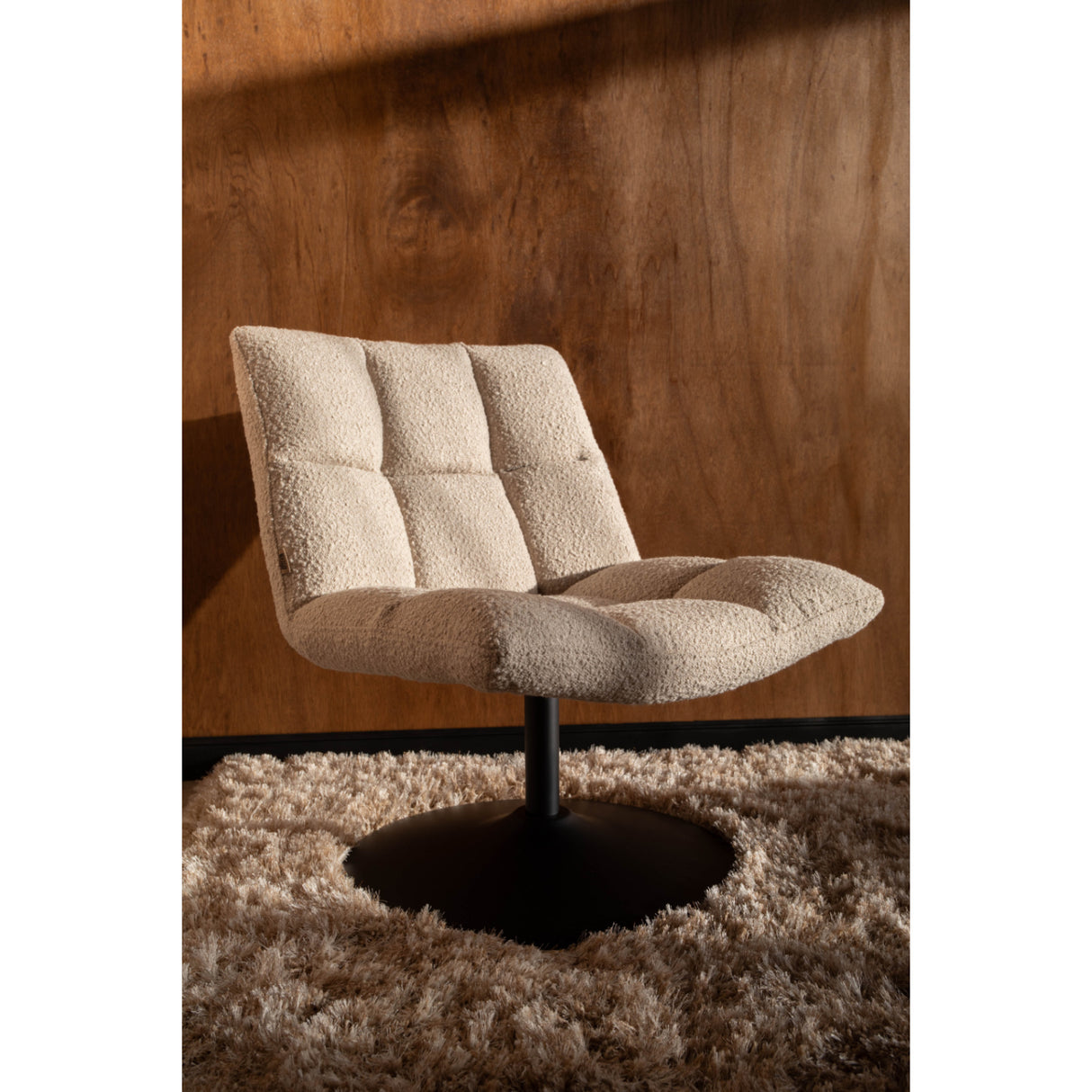 White Boucle Swivel Lounge Chair | Oroa.com