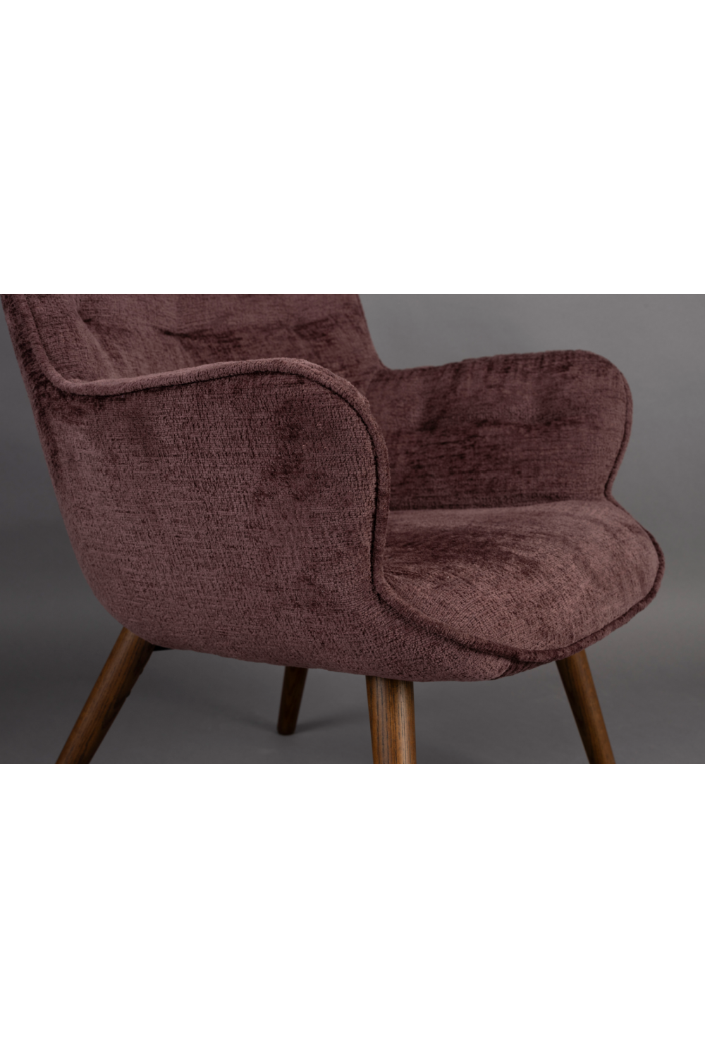 Velvet Vintage Style Lounge Chair | Dutchbone Lenn | OROA.com