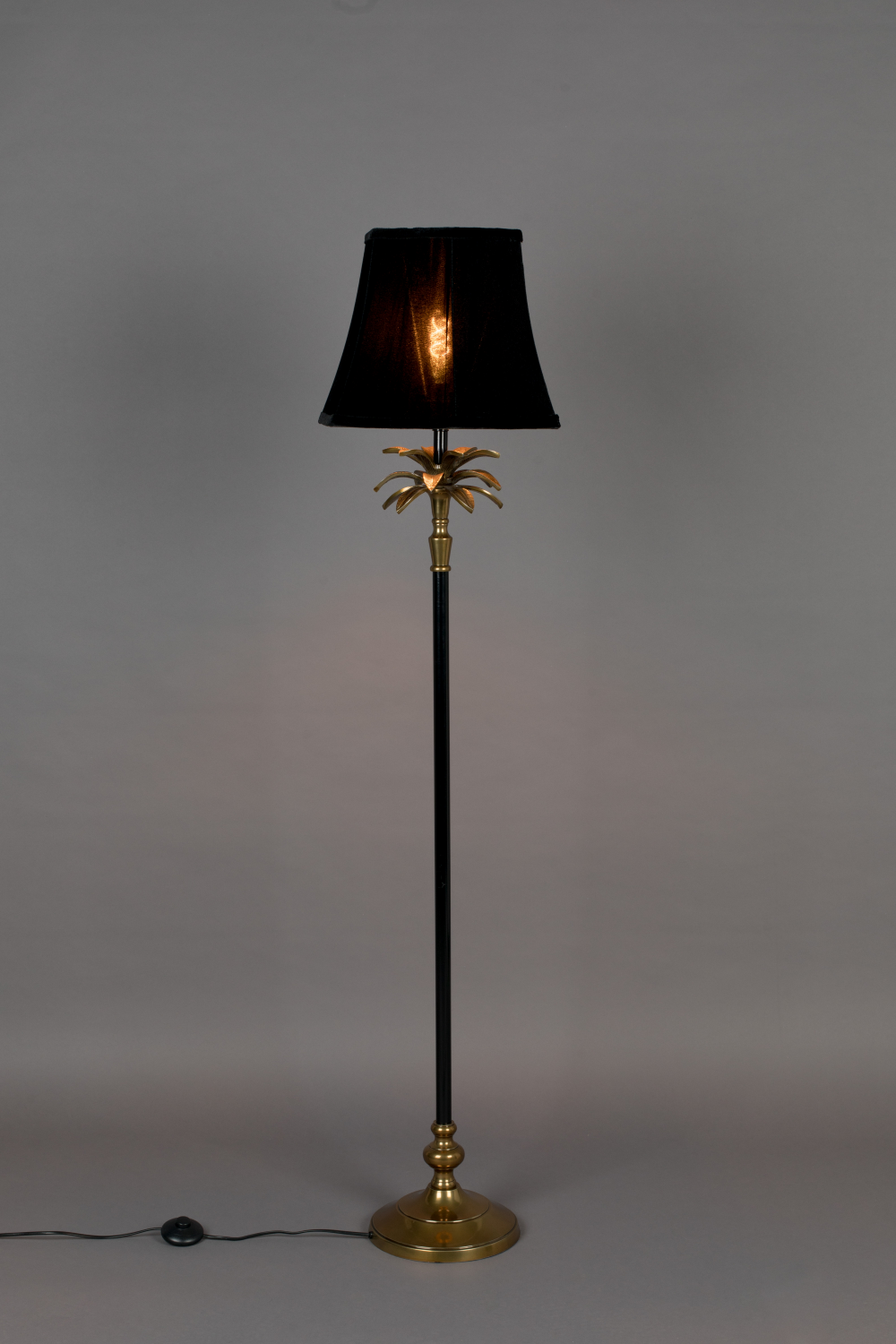 Modern Art Deco Floor Lamp | Dutchbone Cresta | OROA.com