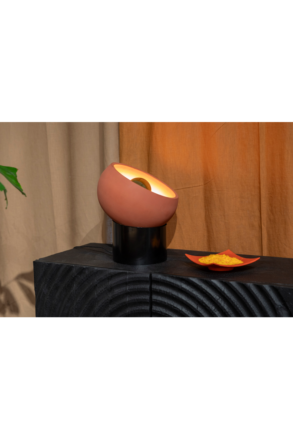 Terracotta Bowl Table Lamp | Dutchbone Zahra | OROA.com
