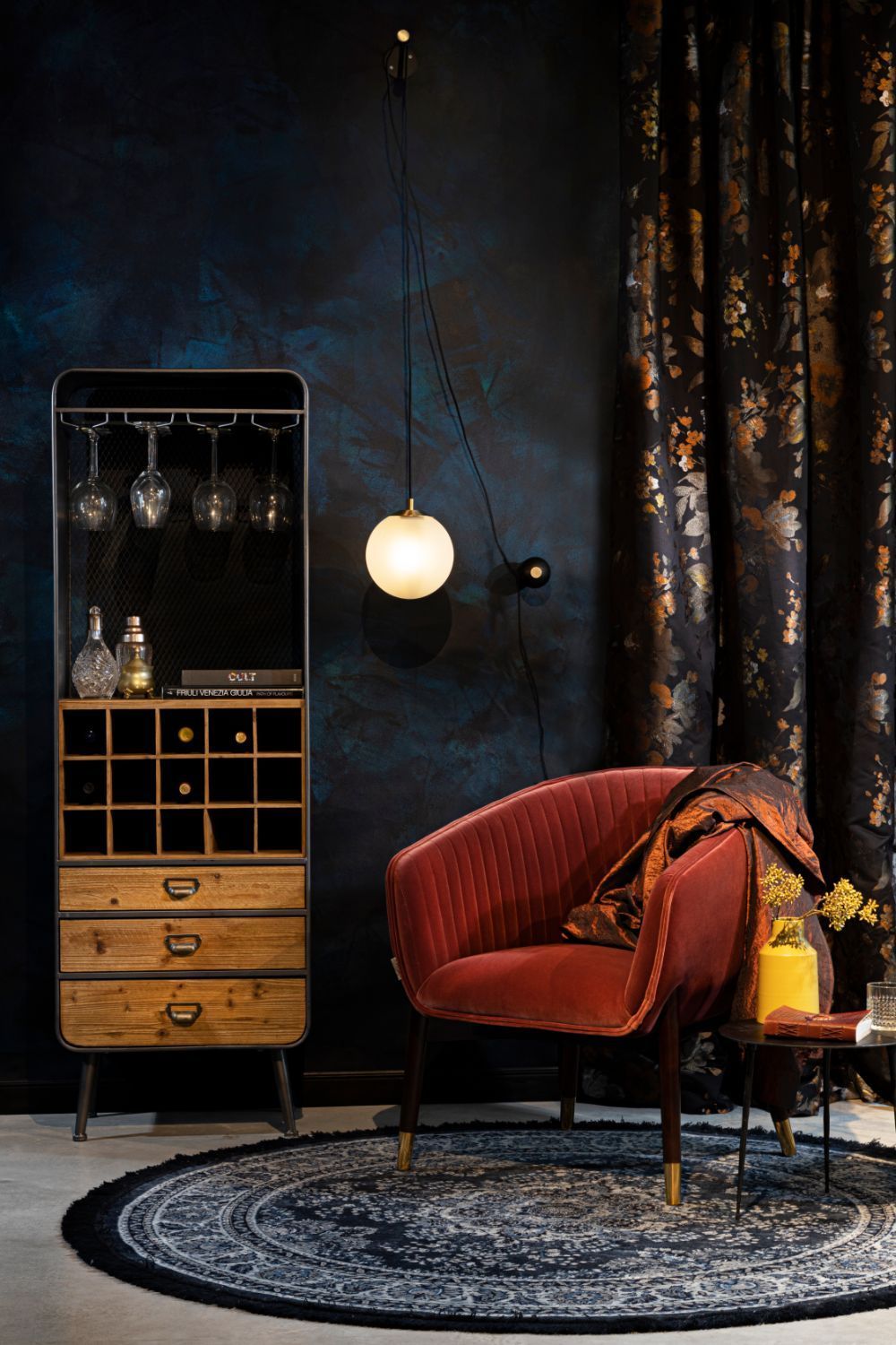 Frosted Glass Globe Wall Lamp | Oroa.com
