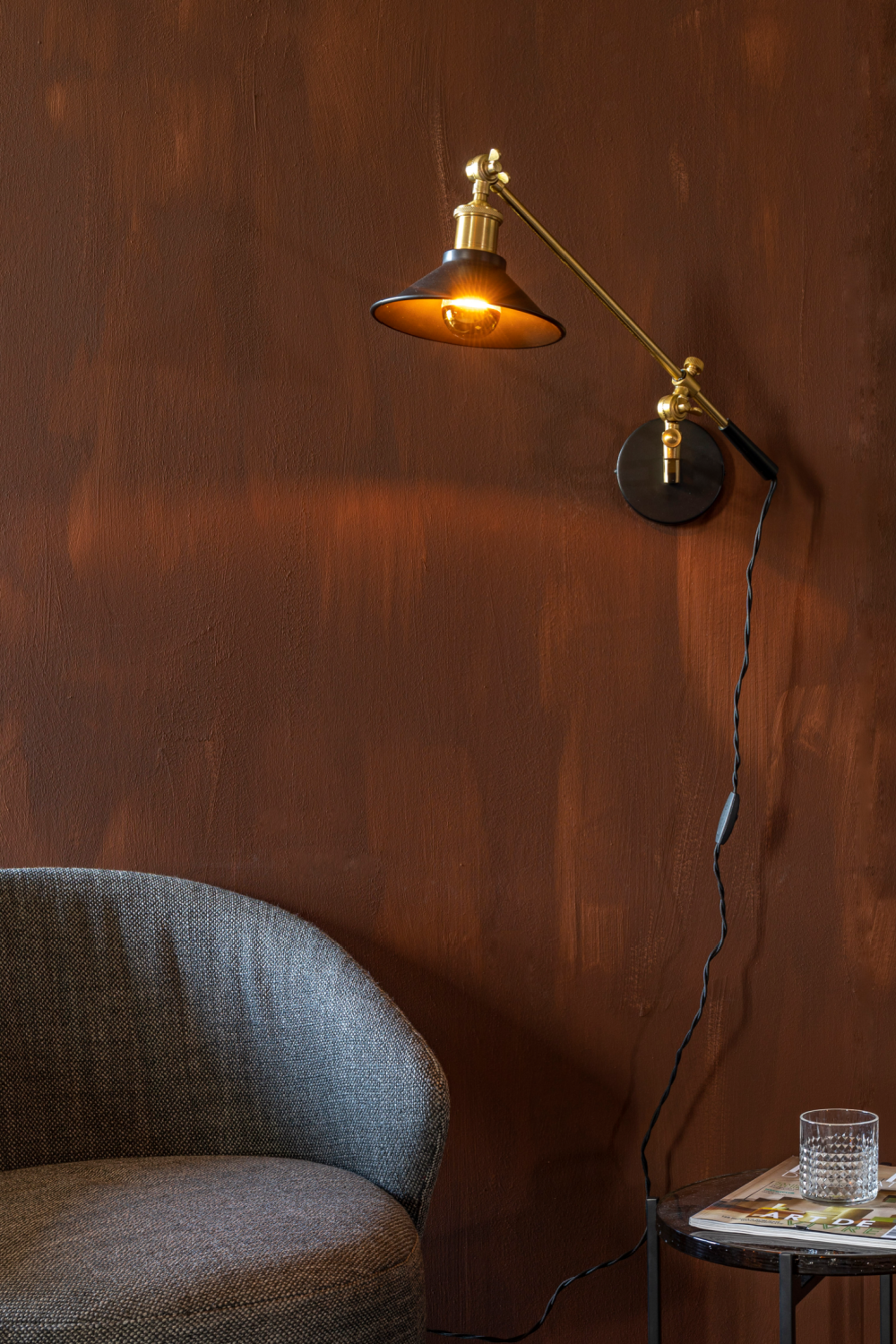Modern Classic Wall Lamp | Oroa.com