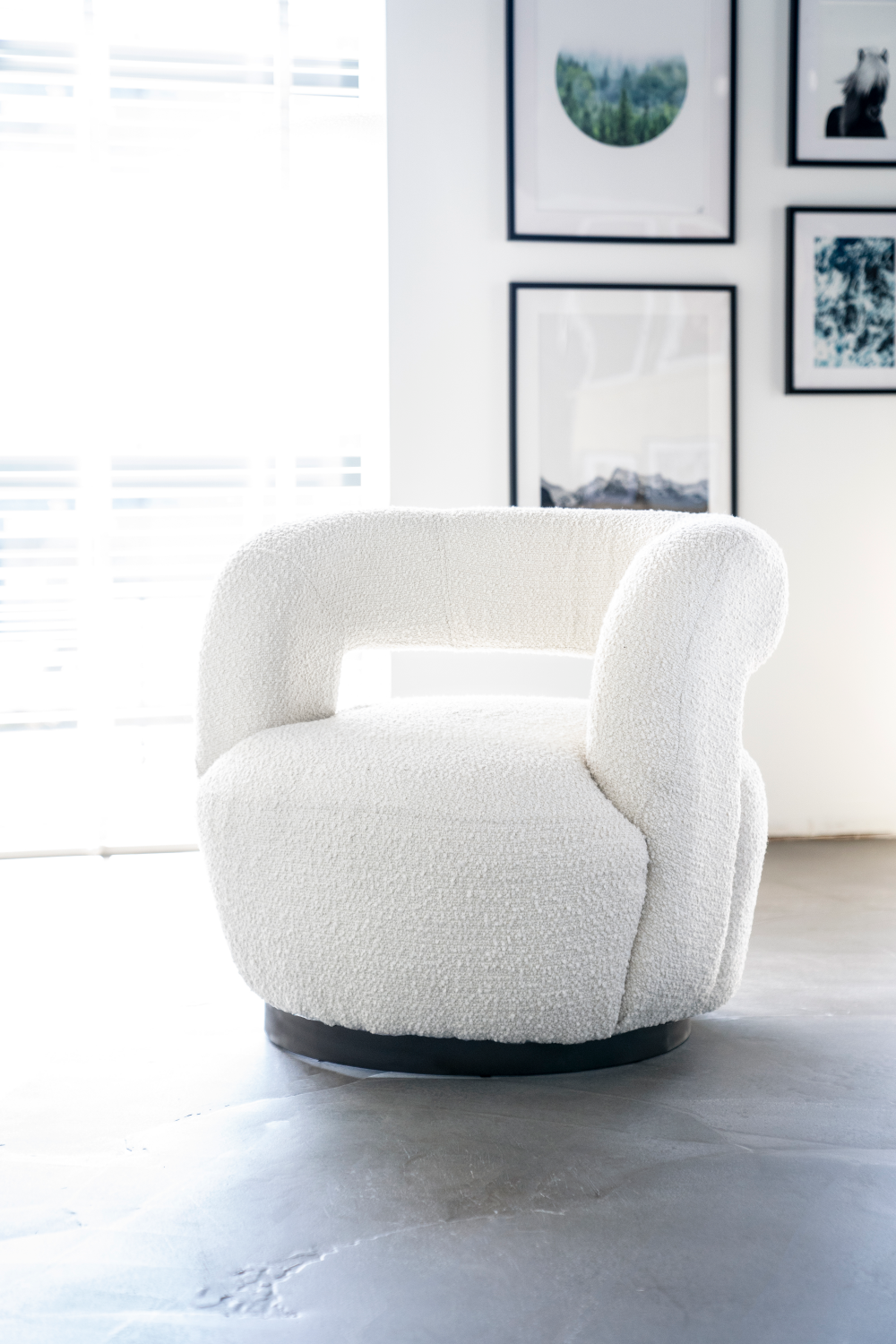 Contemporary Accent Lounge Chair | Eleonora Sharon | OROA.com