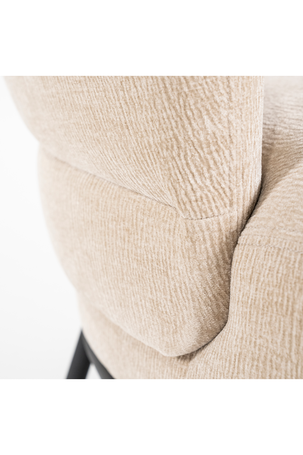 Minimalist Barrel Armchair | Oroa.com