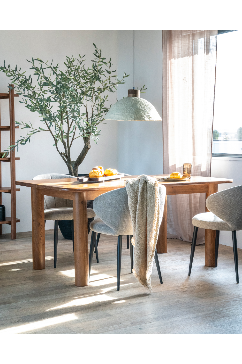 Acacia Farmhouse Dining Table | Eleonora Julian | OROA.com