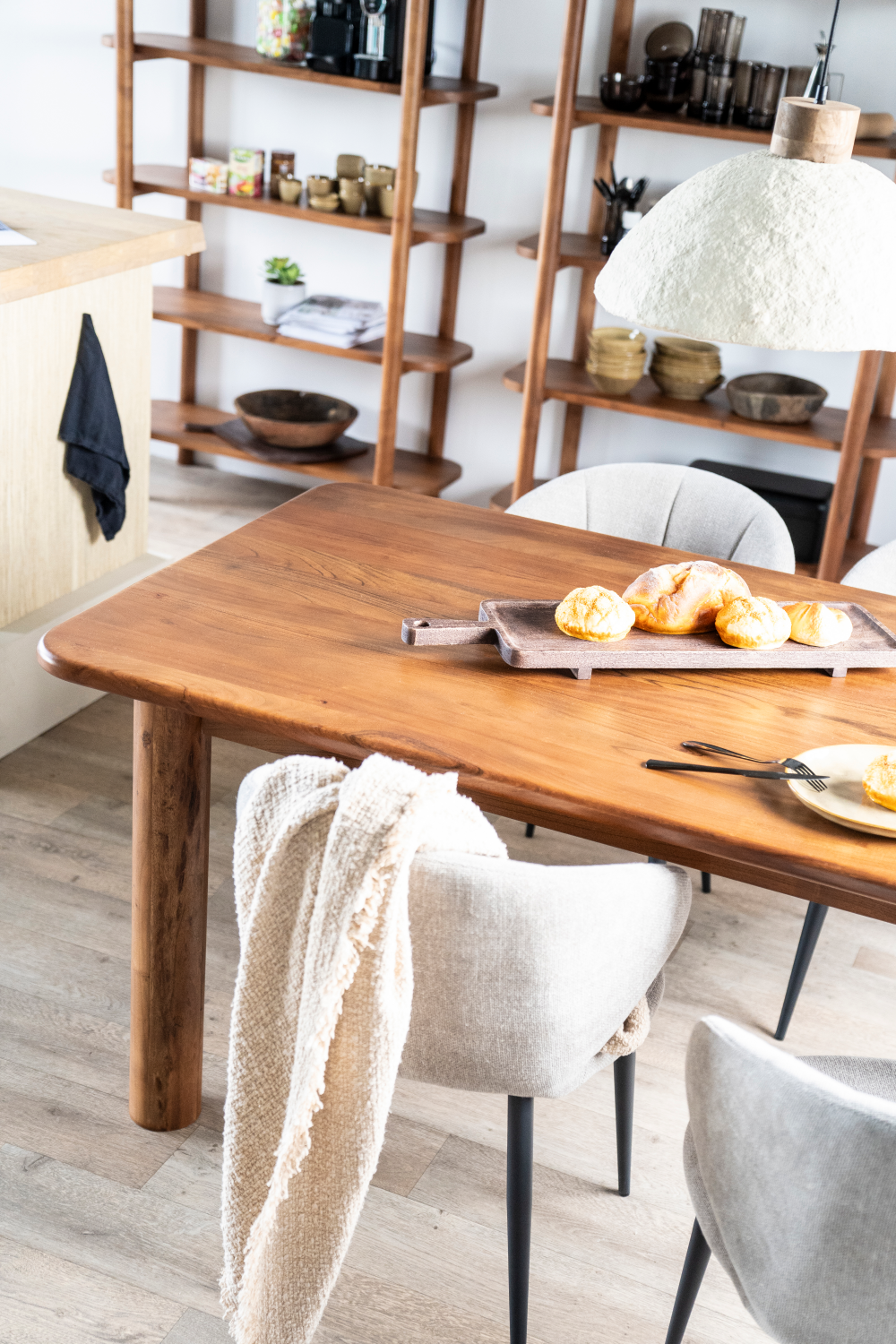 Acacia Farmhouse Dining Table | Oroa.com