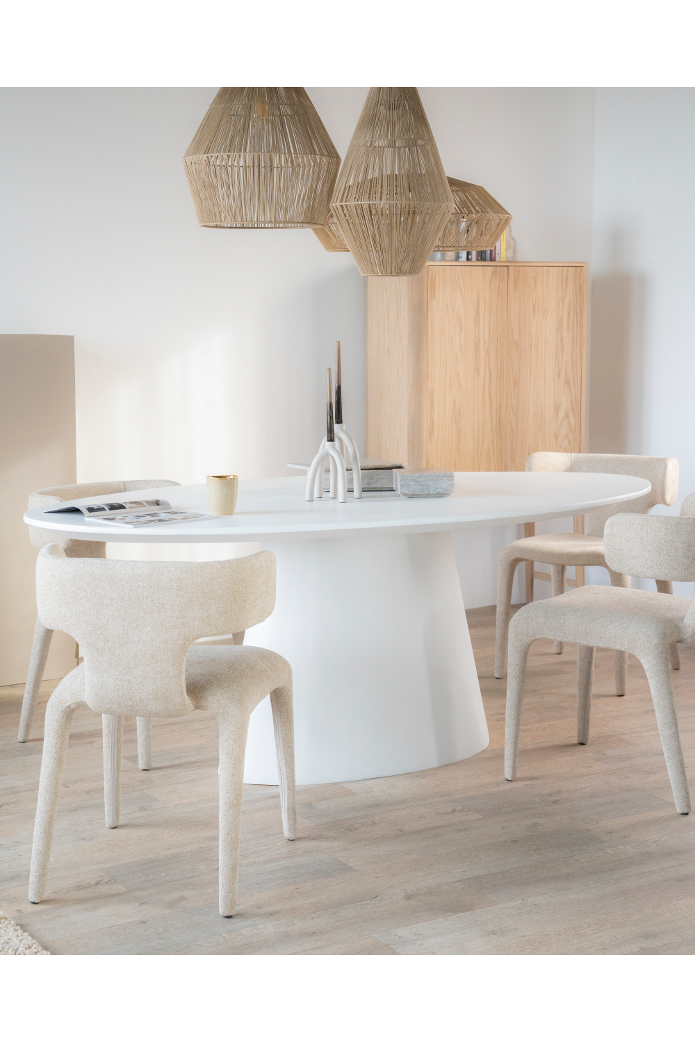 White Oval Glass Dining Table | Eleonora Elin | OROA.com