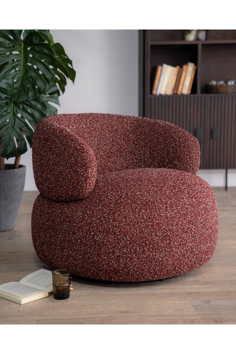 Modern Curved Lounge Chair | Oroa.com