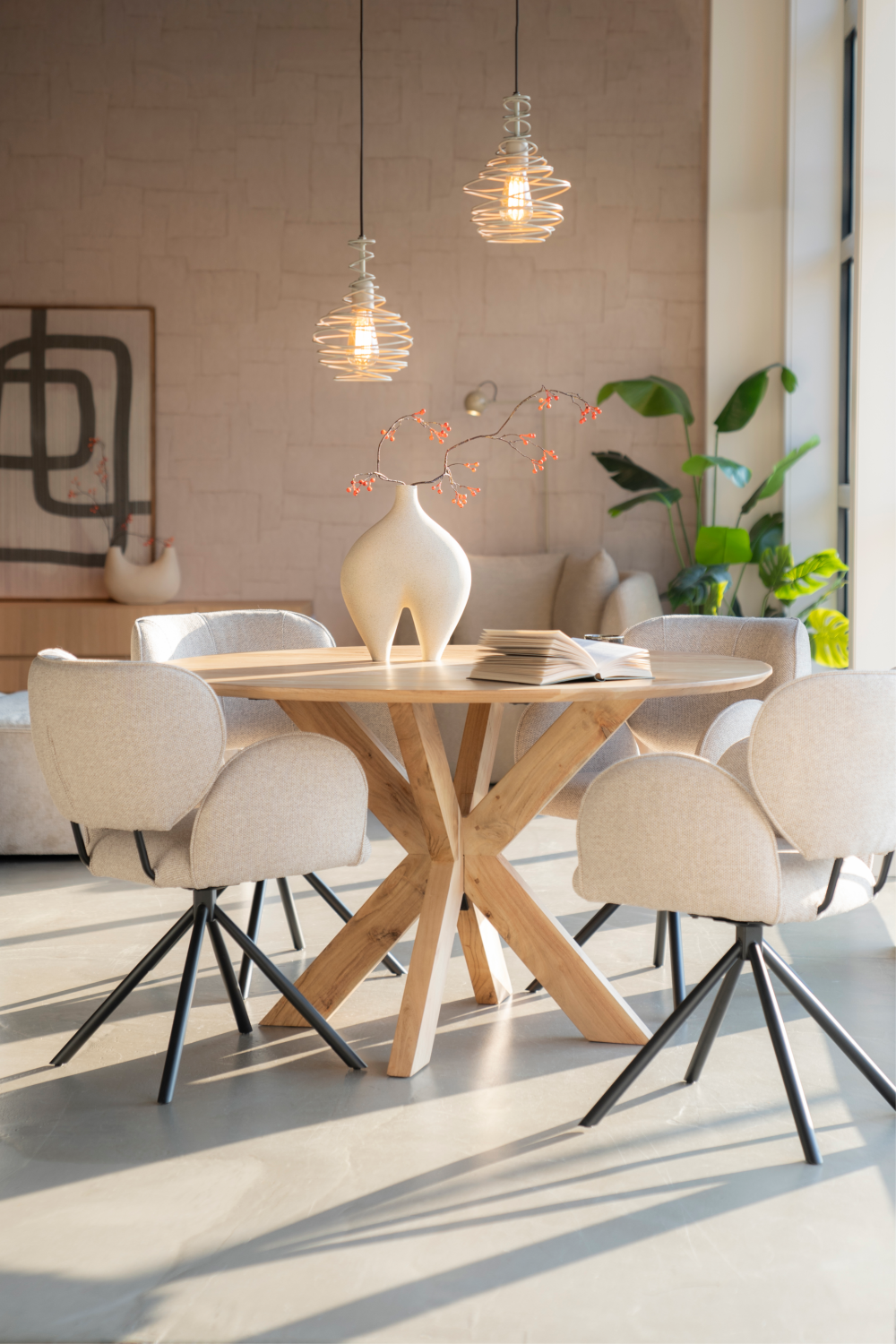 Quadrupod Rotatable Armchair | Oroa.com