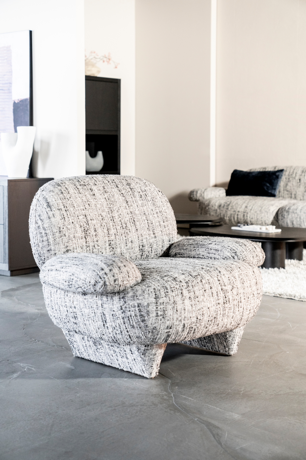 Upholstered Lounge Armchair | Eleonora Jayden | OROA.com