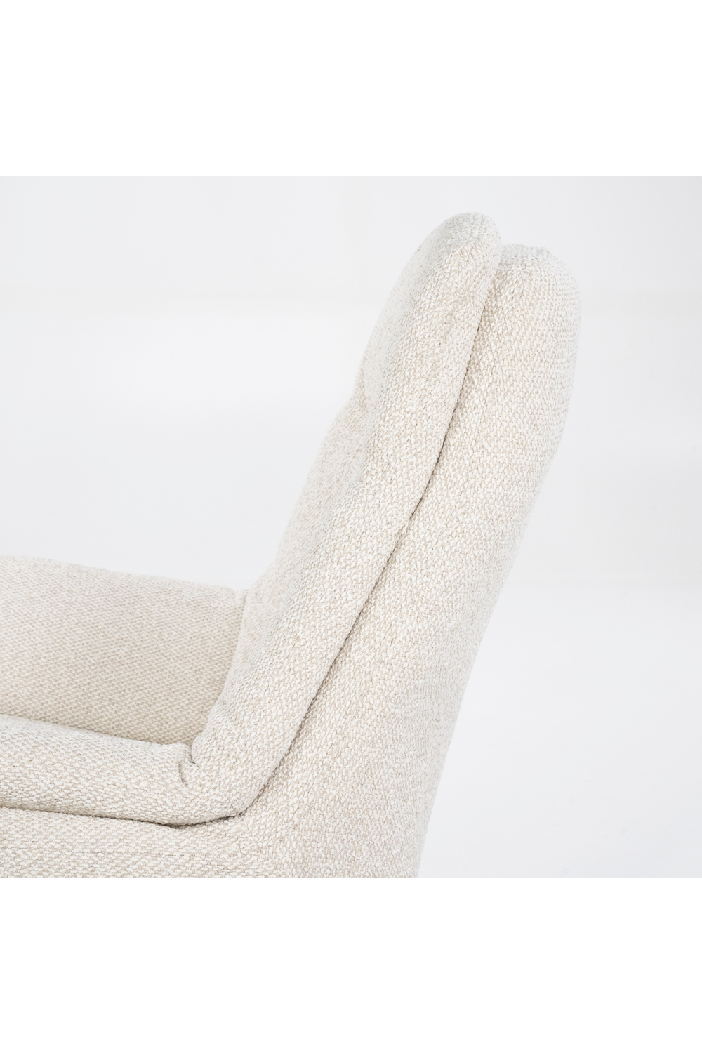 Upholstered Reclining Lounge Chair | Eleonora Caleb | OROA.com