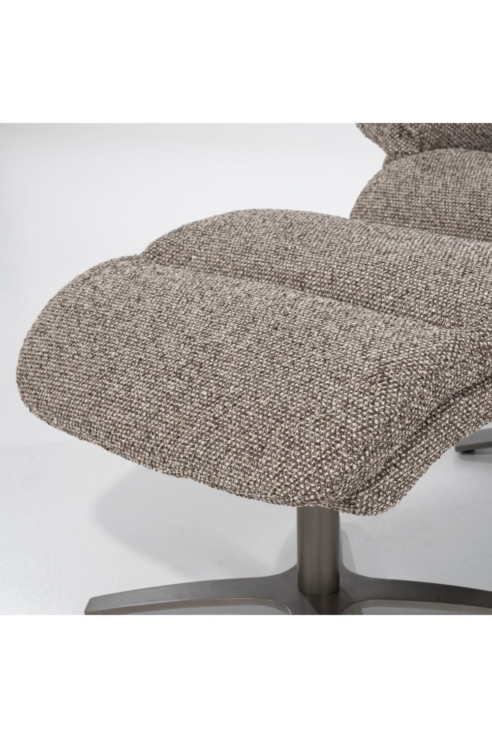 Upholstered Reclining Lounge Chair | Oroa.com
