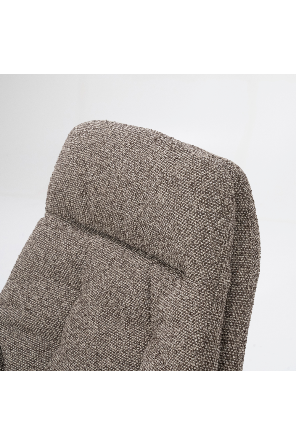 Upholstered Reclining Lounge Chair | Eleonora Caleb | OROA.com