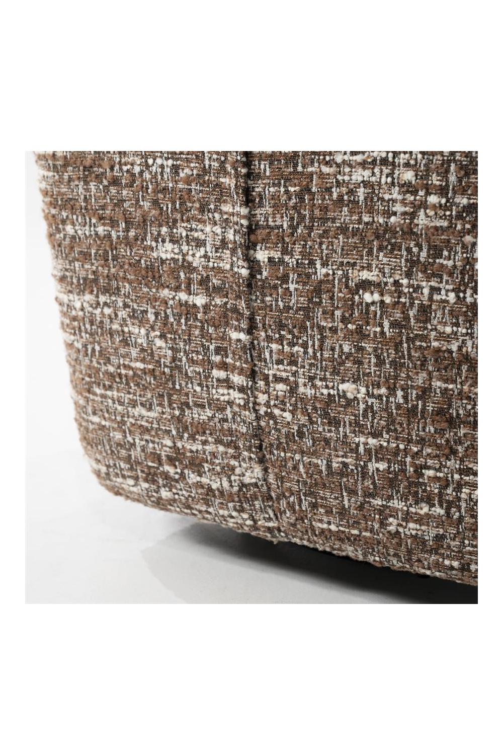 Fabric Swivel Lounge Chair | Eleonora Loys | OROA.com