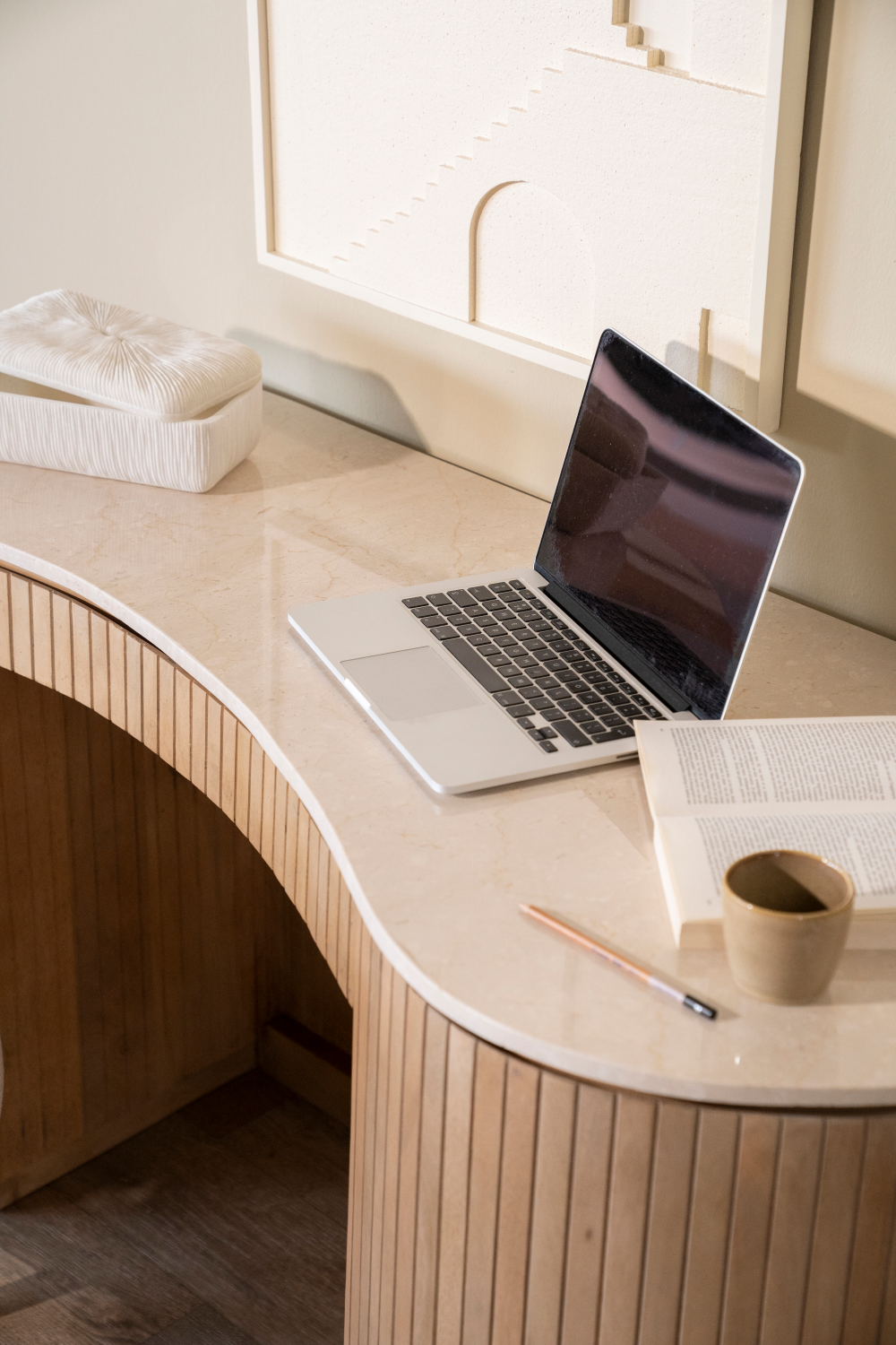 Organic Shape Marble Desk | Oroa.com