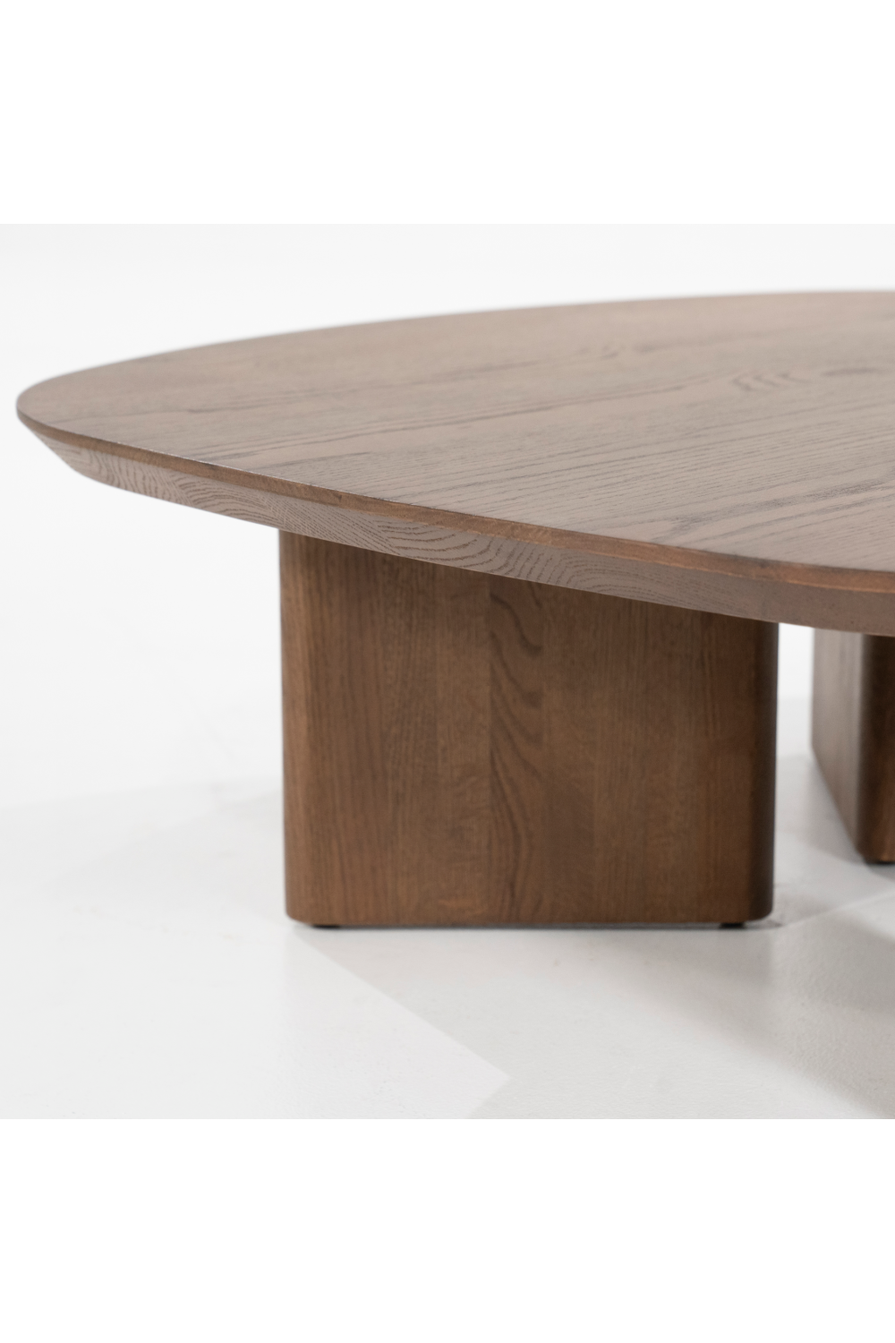 Brown Varnished Oak Coffee Table | Oroa.com