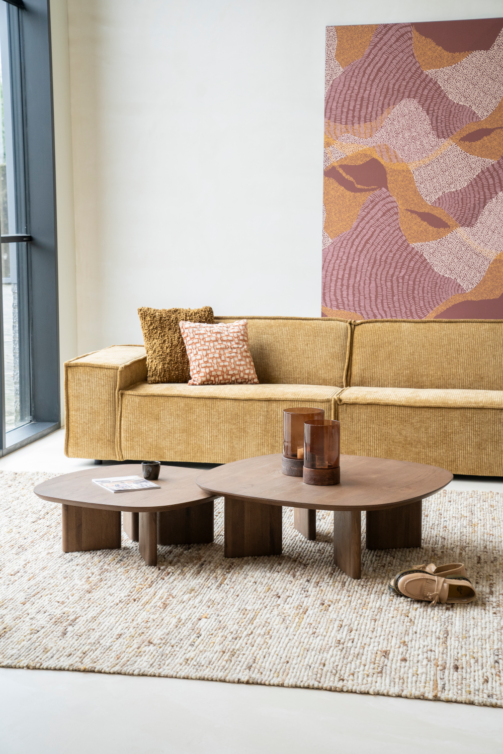 Brown Varnished Oak Coffee Table | Oroa.com