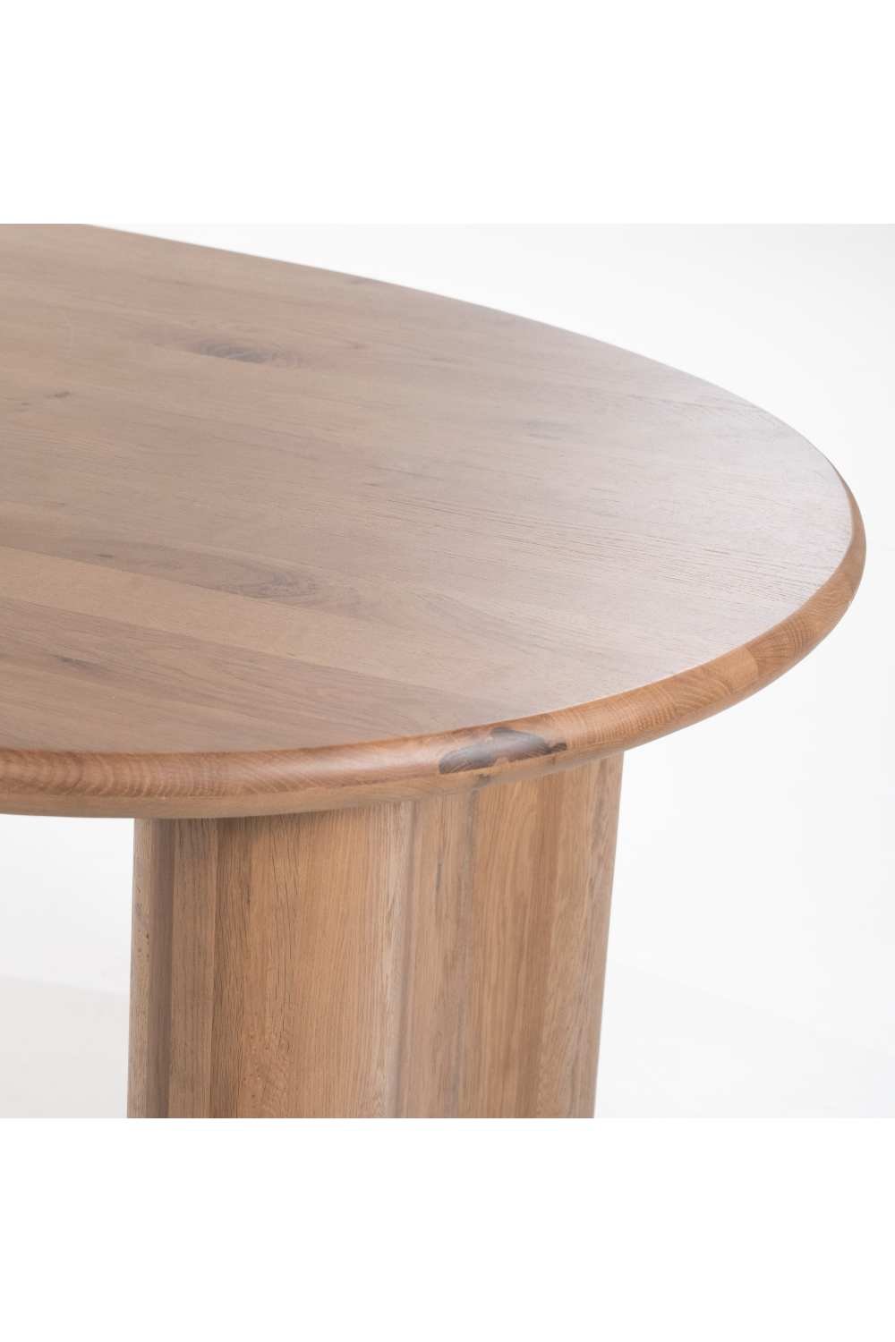 Varnished Oak Organic Dining Table | Oroa.com