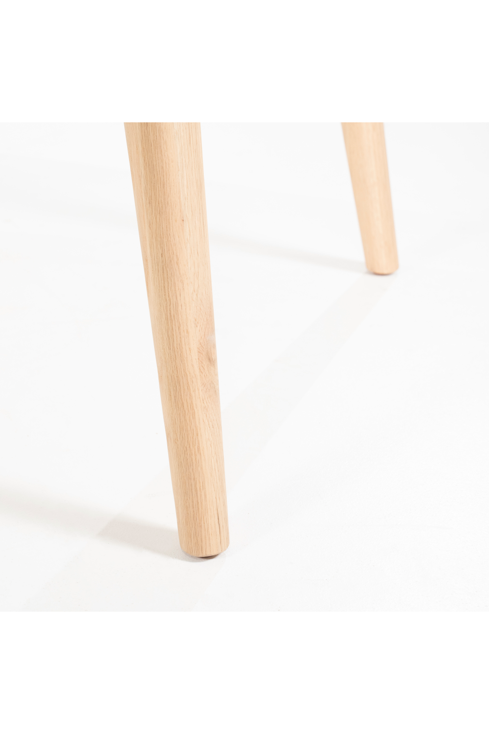 Lacquered Oak Oval Dining Table | Oroa.com