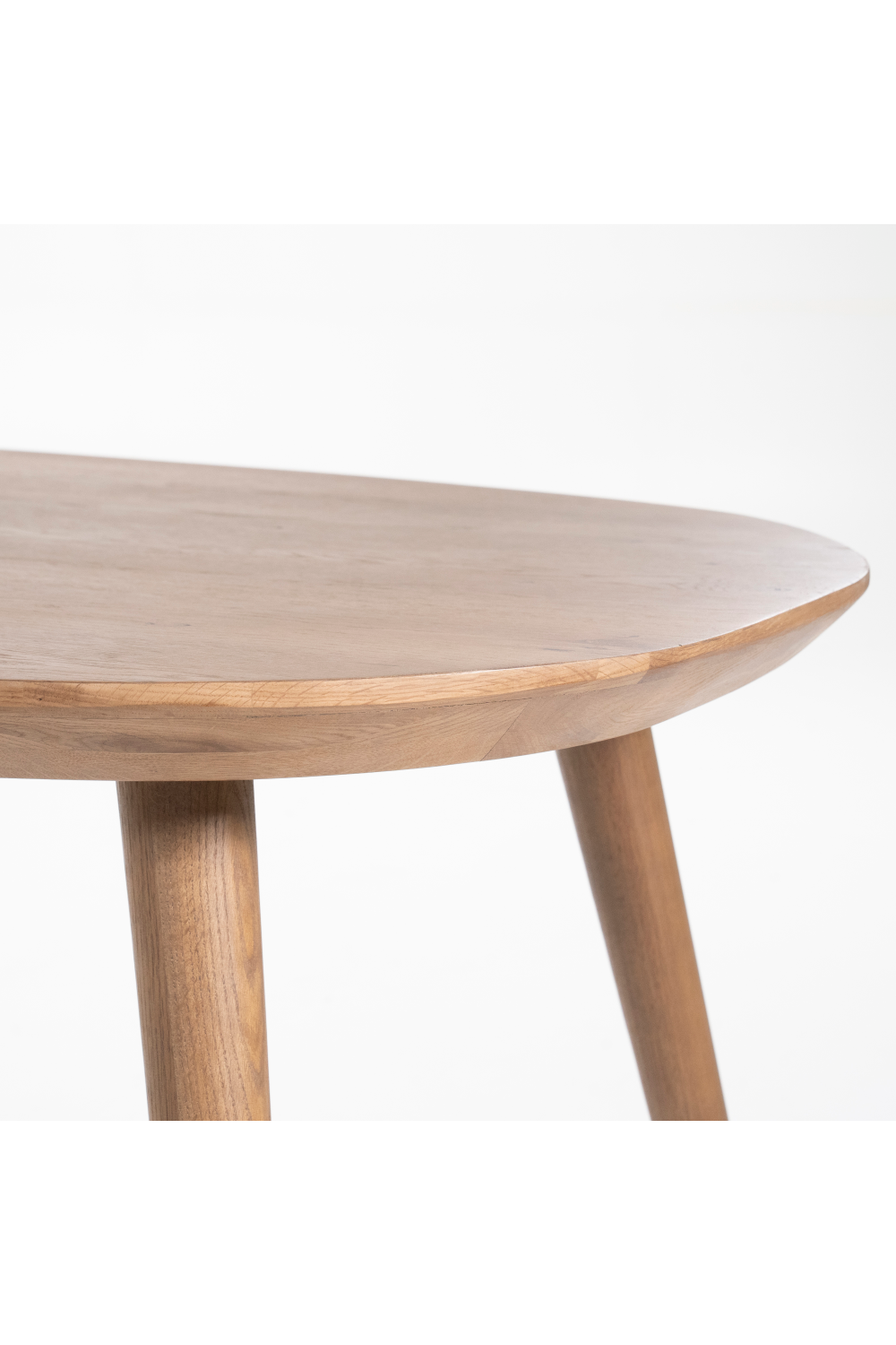 Lacquered Oak Oval Dining Table | Oroa.com