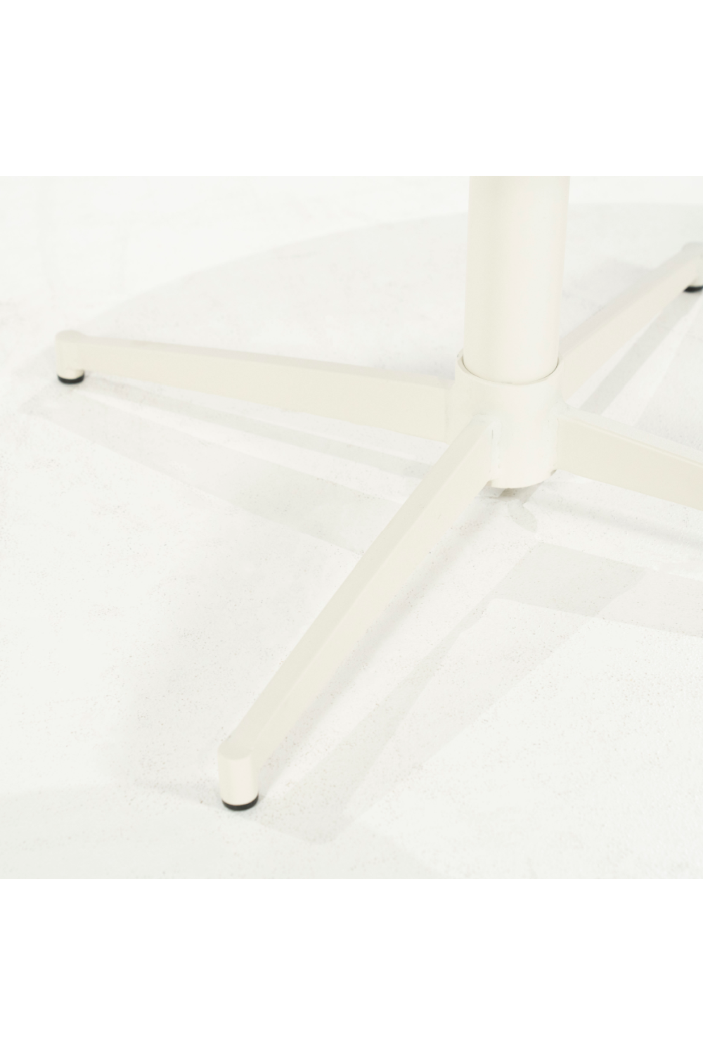 Curved Back Swivel Chair | Eleonora Molly | OROA.com