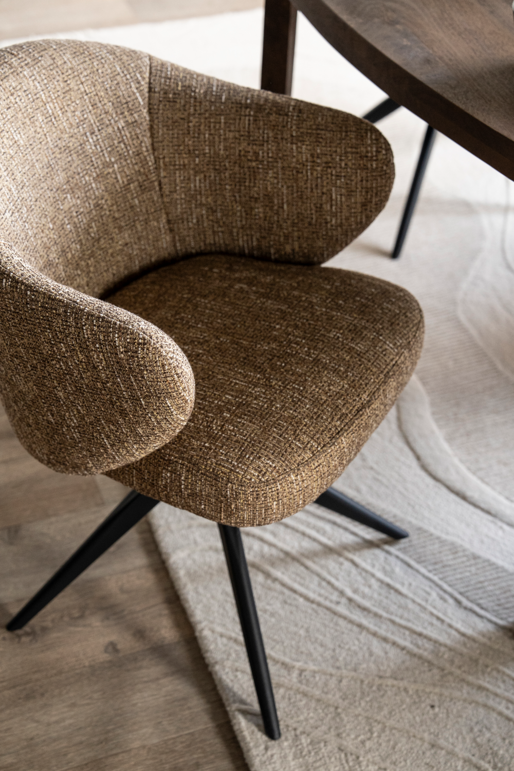 Fabric Swivel Chair | Oroa.com