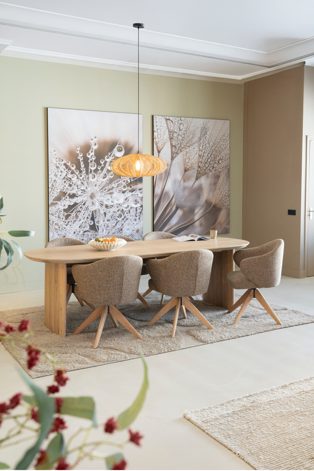 Oak Base Swivel Armchair | Oroa.com