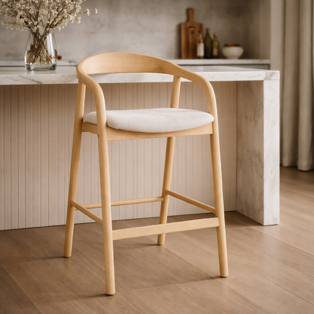 Lacquered Ash Wood Bar Chair | Oroa.com