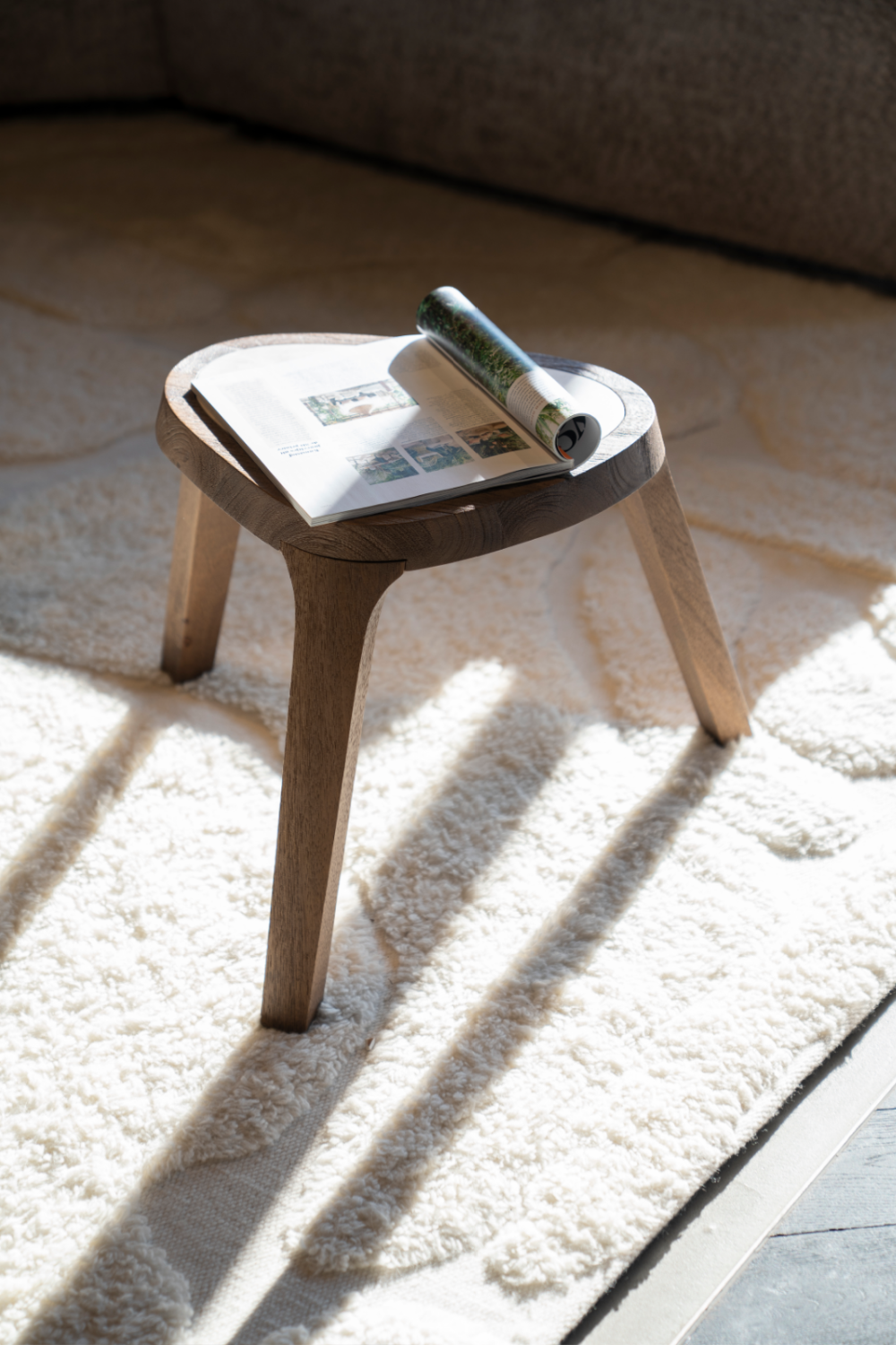 White Marble Triangular Side Table | Eleonora Fred | OROA.com