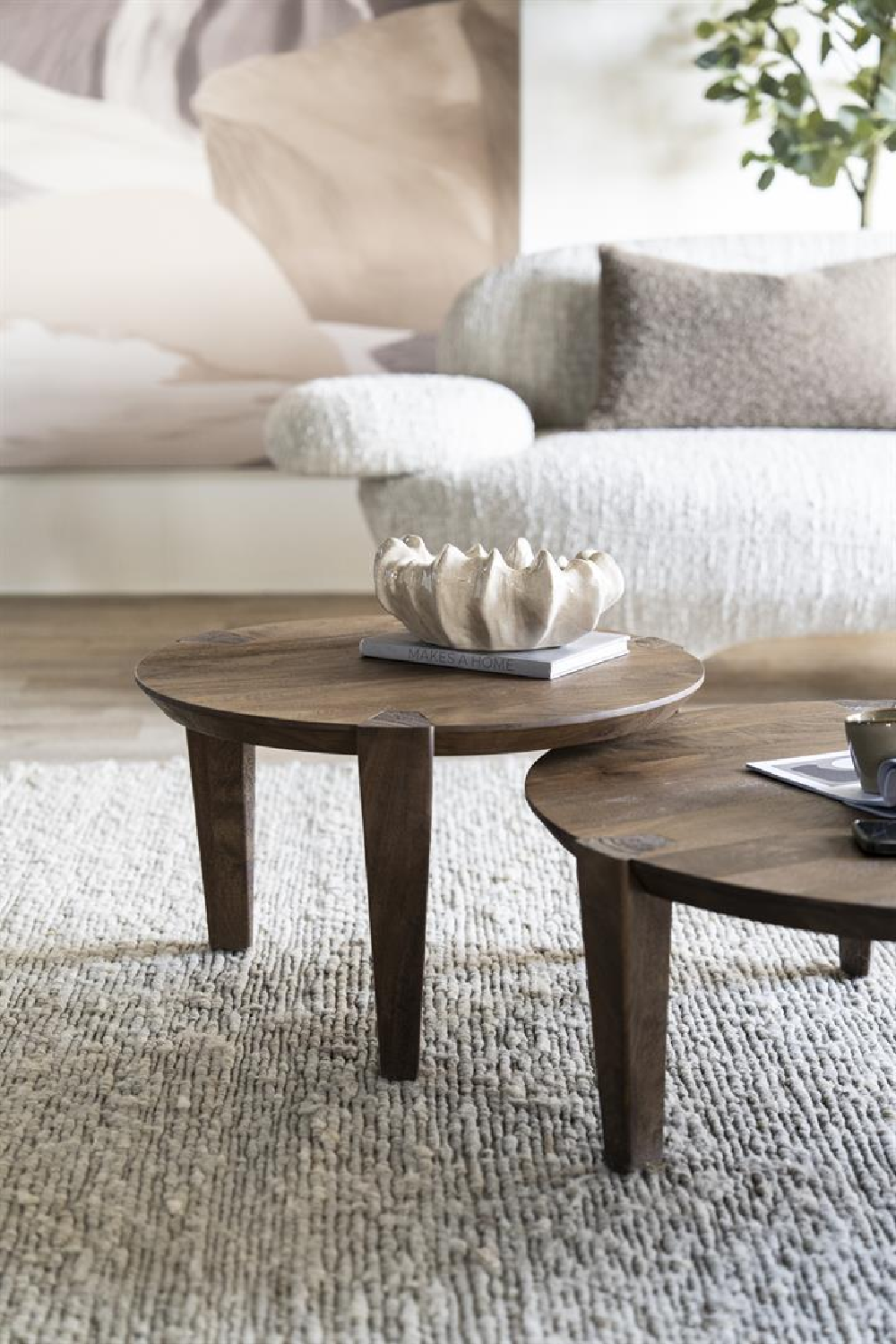 Round Mango Wood Coffee Table | Oroa.com