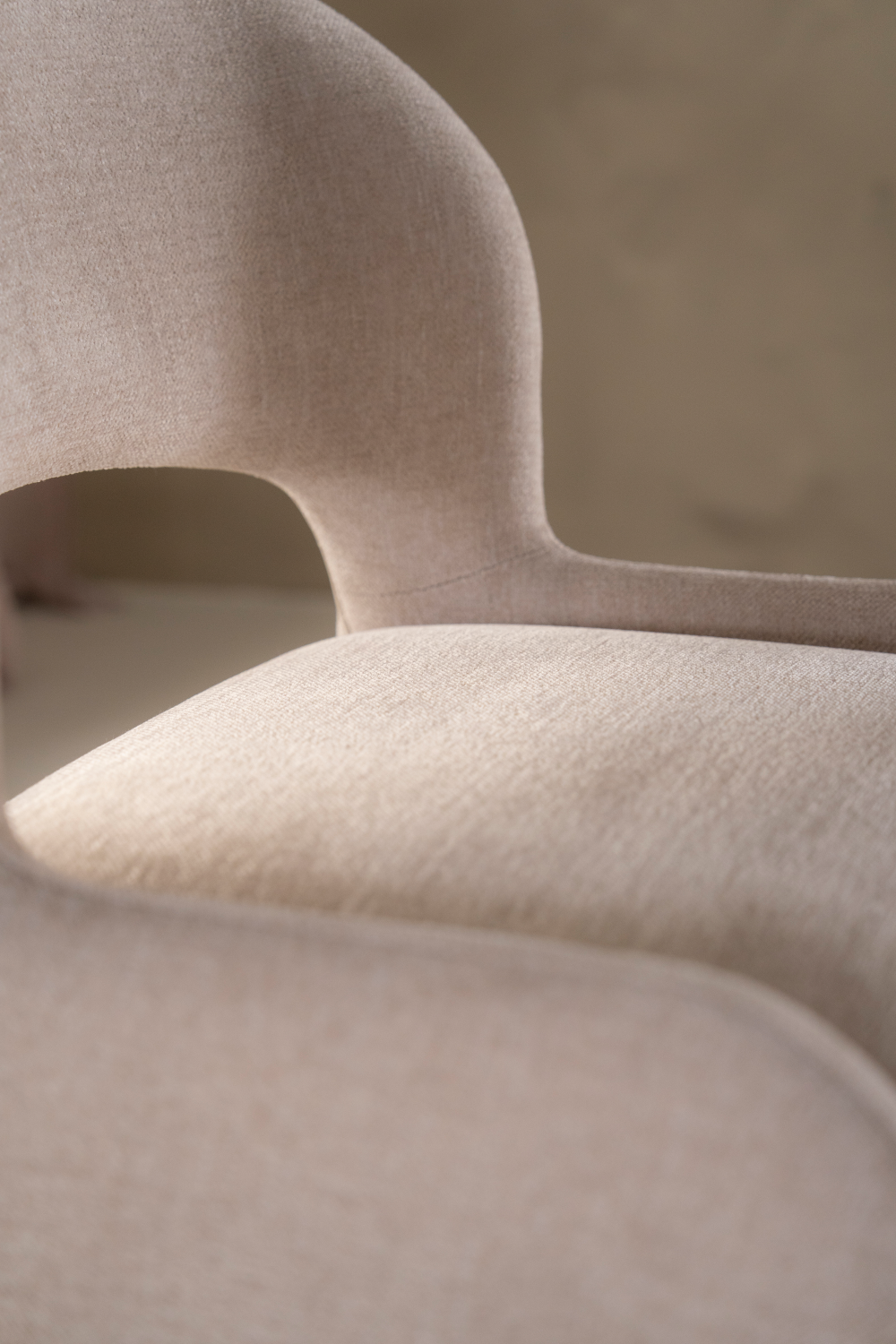 Open-Back Modern Dining Chair | Oroa.com